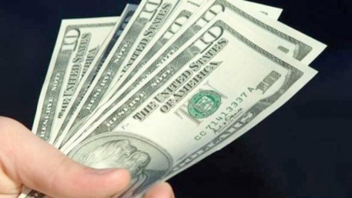 Un român şi un bulgar, prinşi cu valută falsă